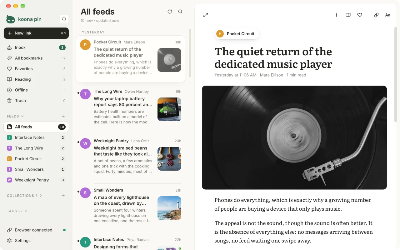 Feeds in three columns: followed feeds in the sidebar, a list of posts, and the open post on the right